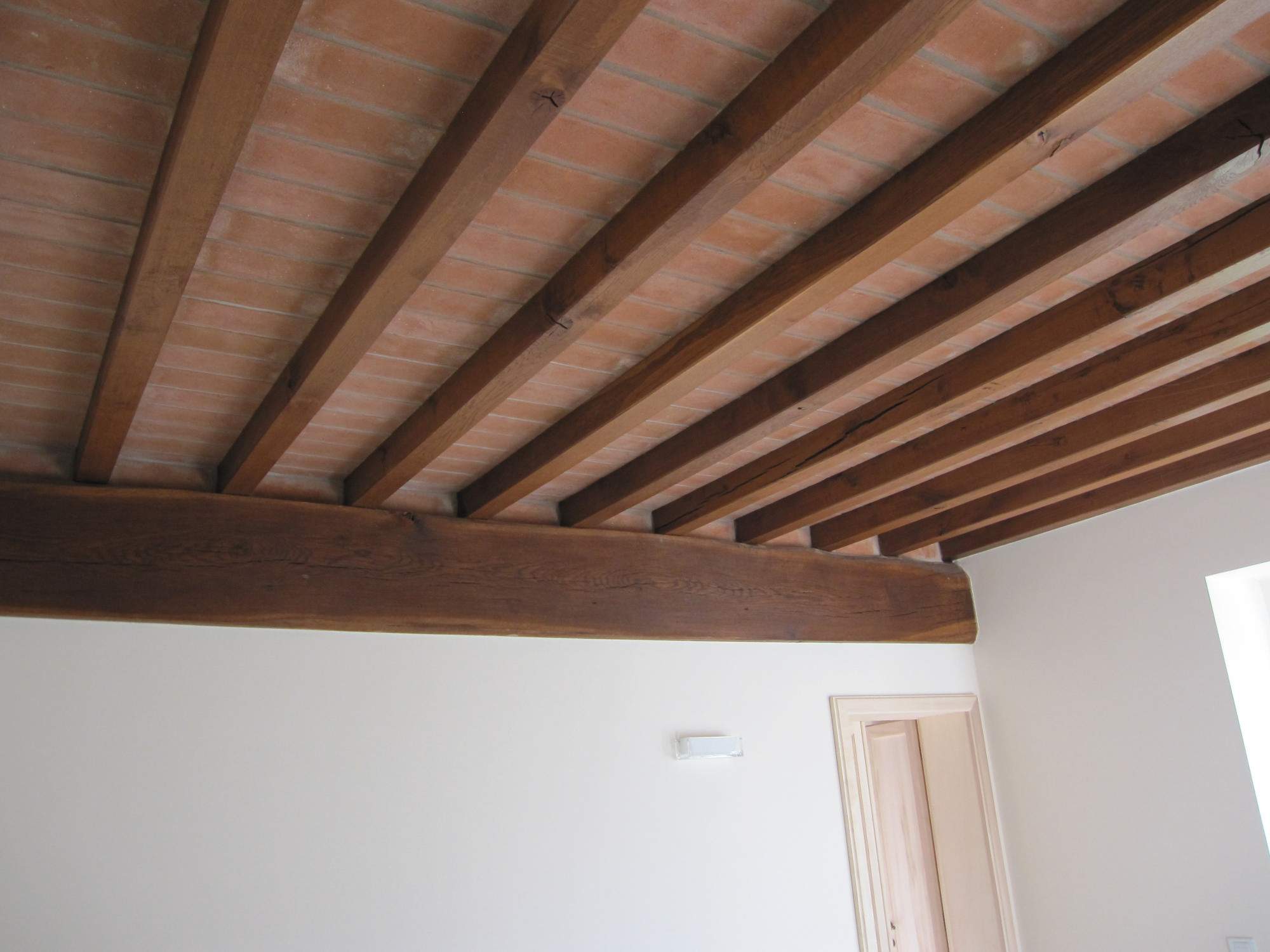 Guidotti legnami Tetti in legno di castagno